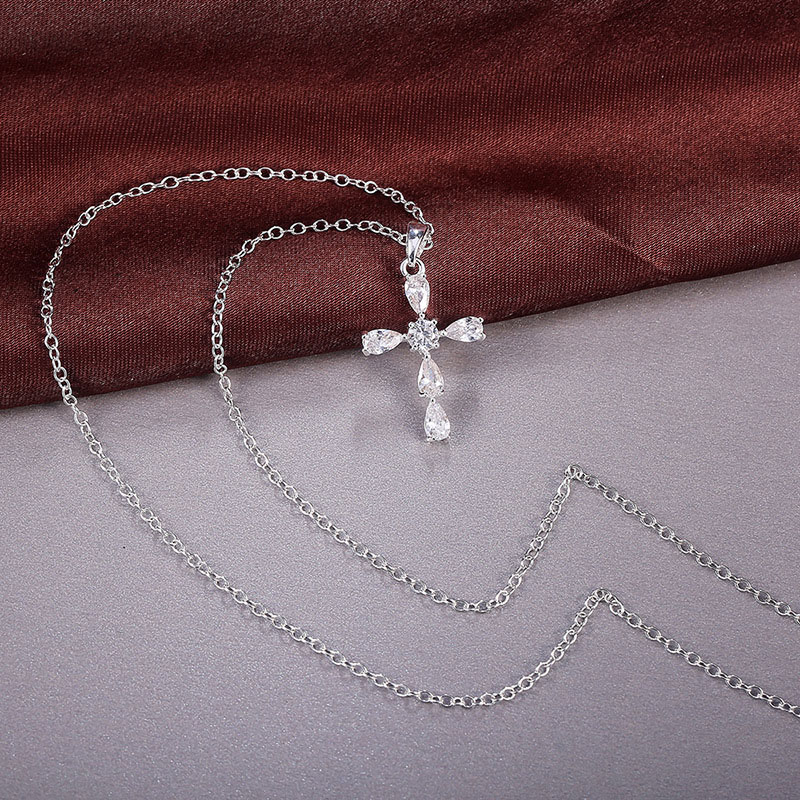 Creative Cross Claw Set Crystal Necklace Supplier