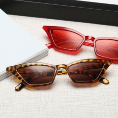 Wholesale Small Frame Cat Eye Retro Dazzling Sunglasses Plastic Hinges