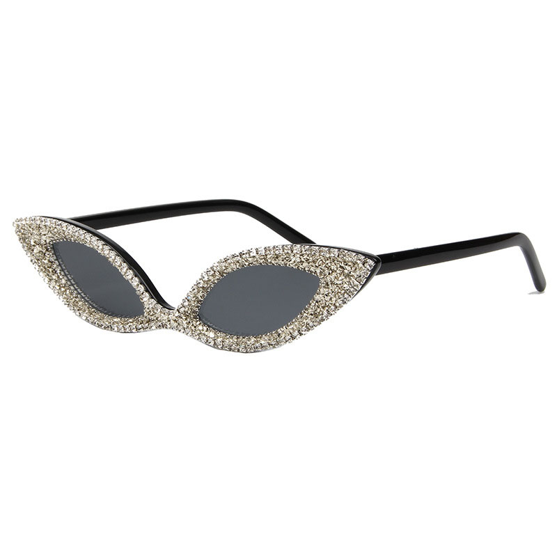 Diamond Encrusted Vintage Quirky Cat Eye Sunglasses Distributor