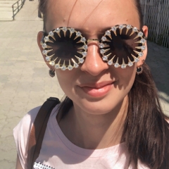 Retro Round Frame Rhinestone Metal Studded Sunglasses Distributor