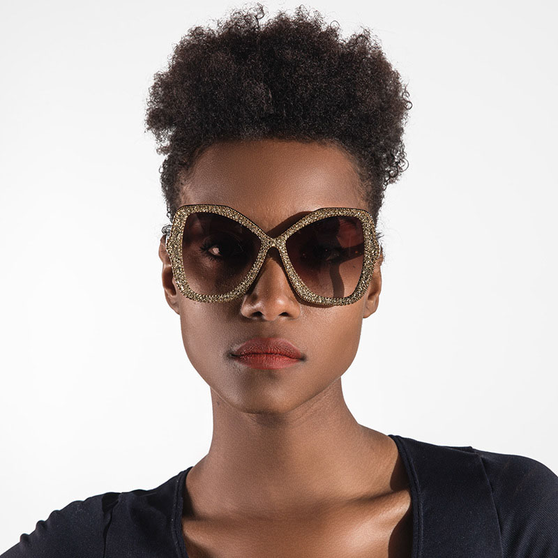 Fashion Diamond Encrusted Large Frame Sunglasses Shiny Crushed Stone Distributor