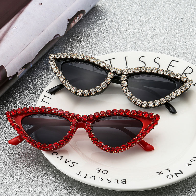 Vintage Diamond Encrusted Cat Eye Sunglasses Distributor