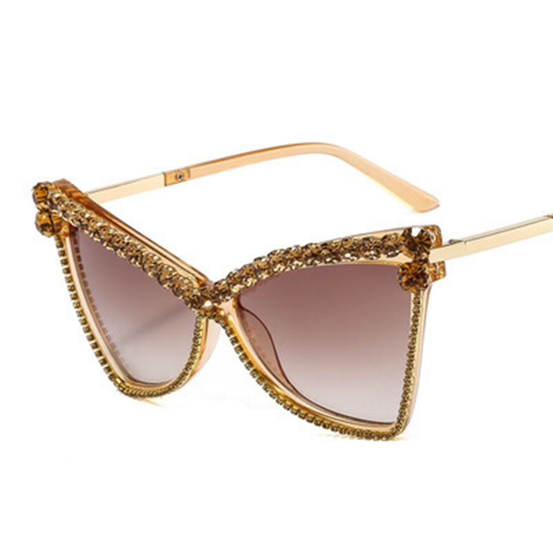 Cat Eye With Diamond T-word Sunglasses Distributor