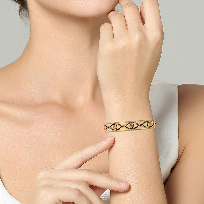 Popular Jewelry Women's Wide Version Of The Hollow Design Bracelet Evil Eye Bracelet Manufacturer