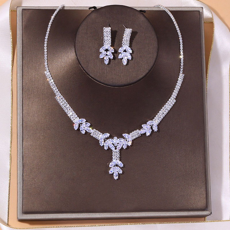 Exquisite Leaf Zircon Necklace Earrings Bridal Jewelry Fashion With Diamonds Jewelry Set Distributor