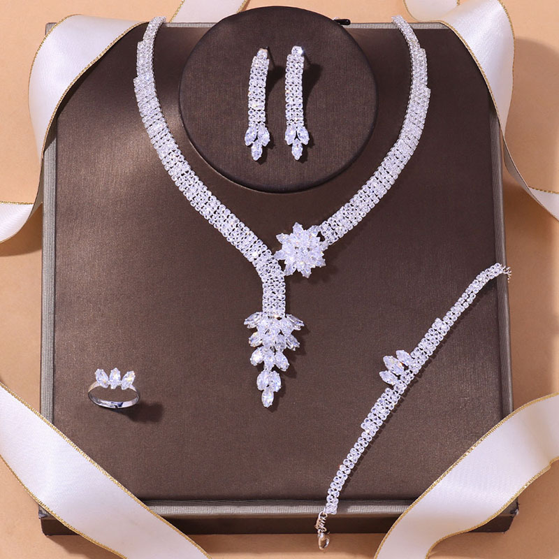 Fashion Bridal Jewelry Set Zircon Wedding Accessories Flower Necklace Earrings Set Distributor