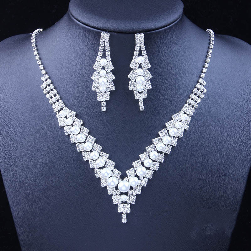 Wholesale Necklace Earrings Set Claw Chain Rhinestone Pearl Necklace Set