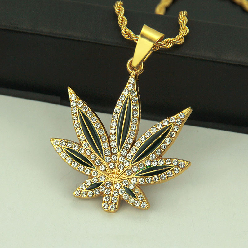 Wholesale Punk Necklace With Painted Oil And Diamond Large Maple Leaf Pendant