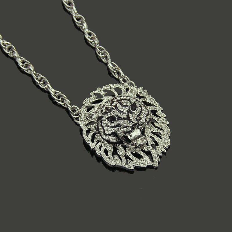 Wholesale Jewelry Creative Hollowed Out Diamond Encrusted Three Dimensional Lion Head Pendant Necklace