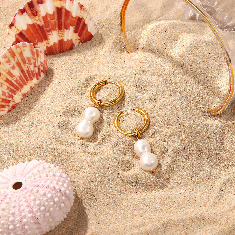 18k Gold Stainless Steel Earrings Fashion Freshwater Pearl Pendant Earrings Distributor