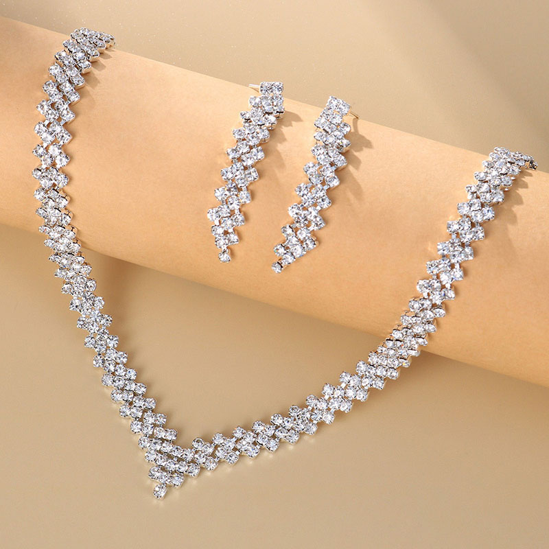 Fashion Simple Diamond-shaped Necklace Set Manufacturer