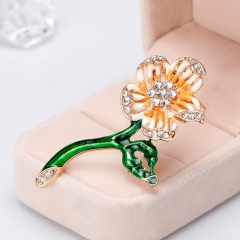 Hundred And One Halloween Fashion Temperament Alloy Drip Oil Flower Brooch Manufacturer