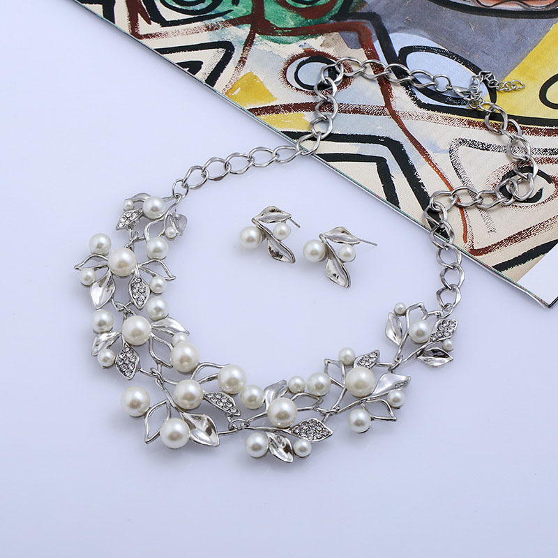 Wholesale Jewelry Vintage Ethnic Style Alloy With Diamonds And Pearls Leaf Necklace Earrings Set