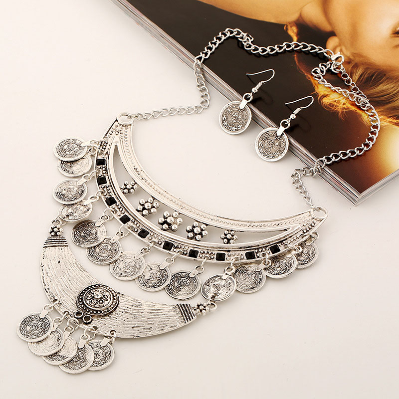 Wholesale Jewelry Vintage Carved Alloy Coin Tassel Necklace Exaggerated Clavicle Chain Set