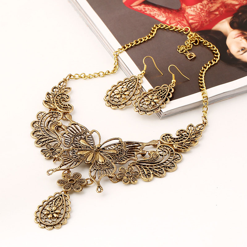 Wholesale Jewelry Exaggerated Retro Ethnic Wind Hollow Pattern Butterfly Clavicle Necklace