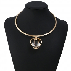 Wholesale Jewelry Retro Metal Hollow Three-dimensional Personality Short Diamond Necklace Pendant