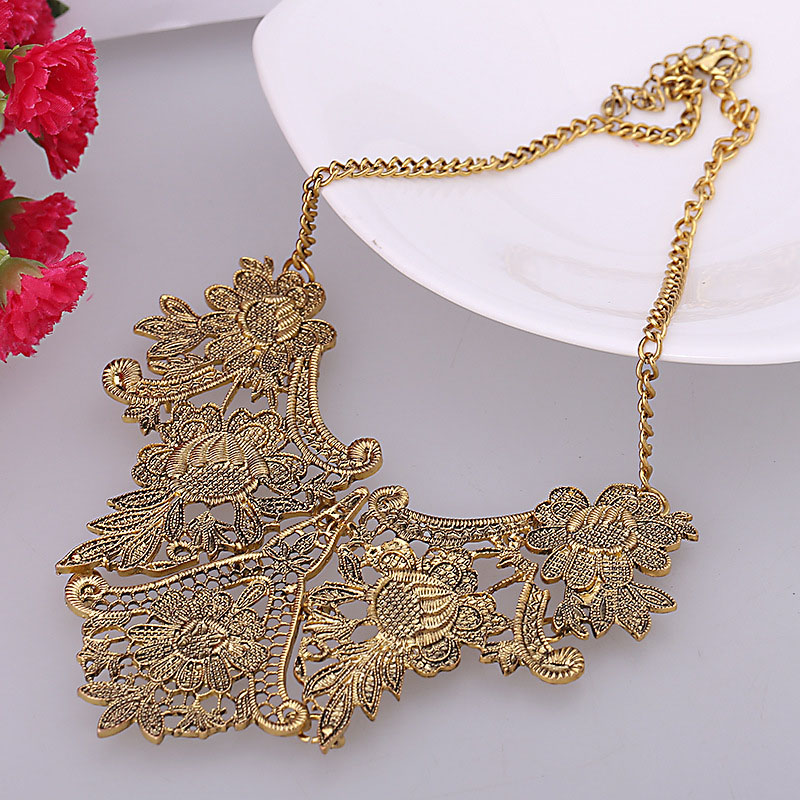 Wholesale Jewelry Vintage Explosive Hollow Flower Necklace Clavicle Chain