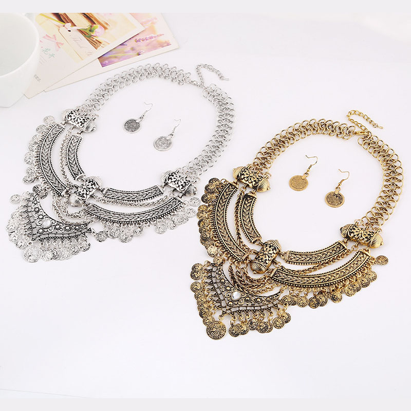 Wholesale Jewelry Fashion Coin Vintage Crescent Moon Tassel Thick Chain Short Clavicle Necklace