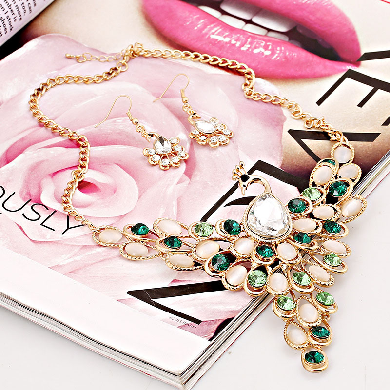Wholesale Jewelry Exaggerated Big Brand Colorful Gemstones With Diamonds Peacock Necklace Sweater Chain
