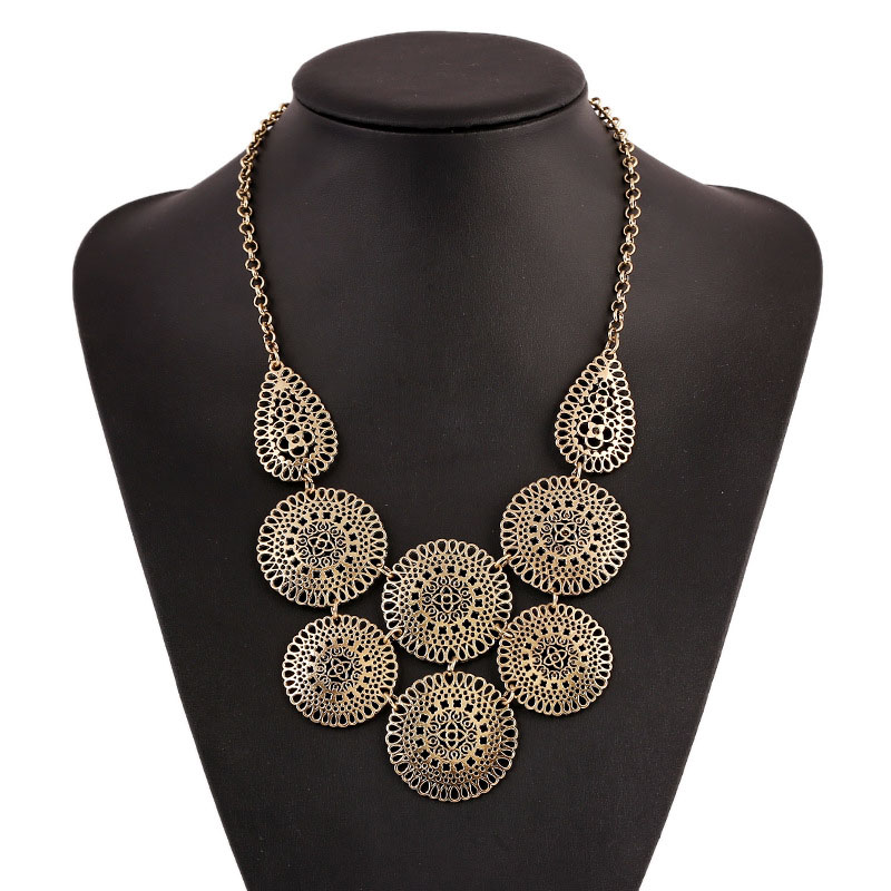 Wholesale Jewelry Vintage Round Hollow Necklace Fashionable And Versatile