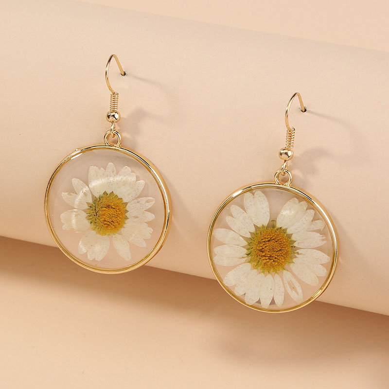 Wholesale Round White Natural Chrysanthemum Clear Resin Earrings
