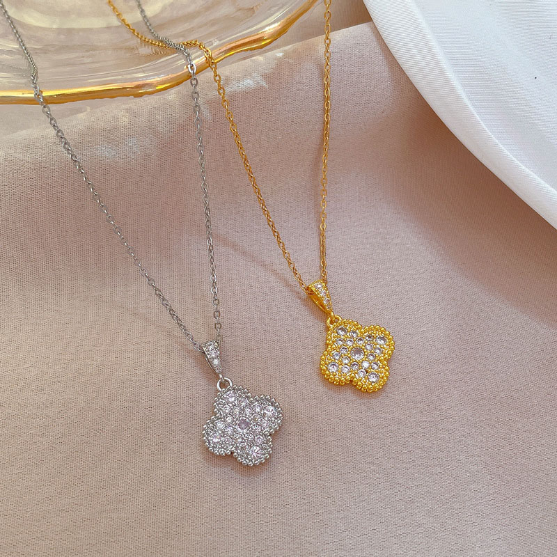 Titanium Steel Luxury Full Of Diamonds Flower Micro Diamond Necklace Transit Beads Clavicle Chain Manufacturer