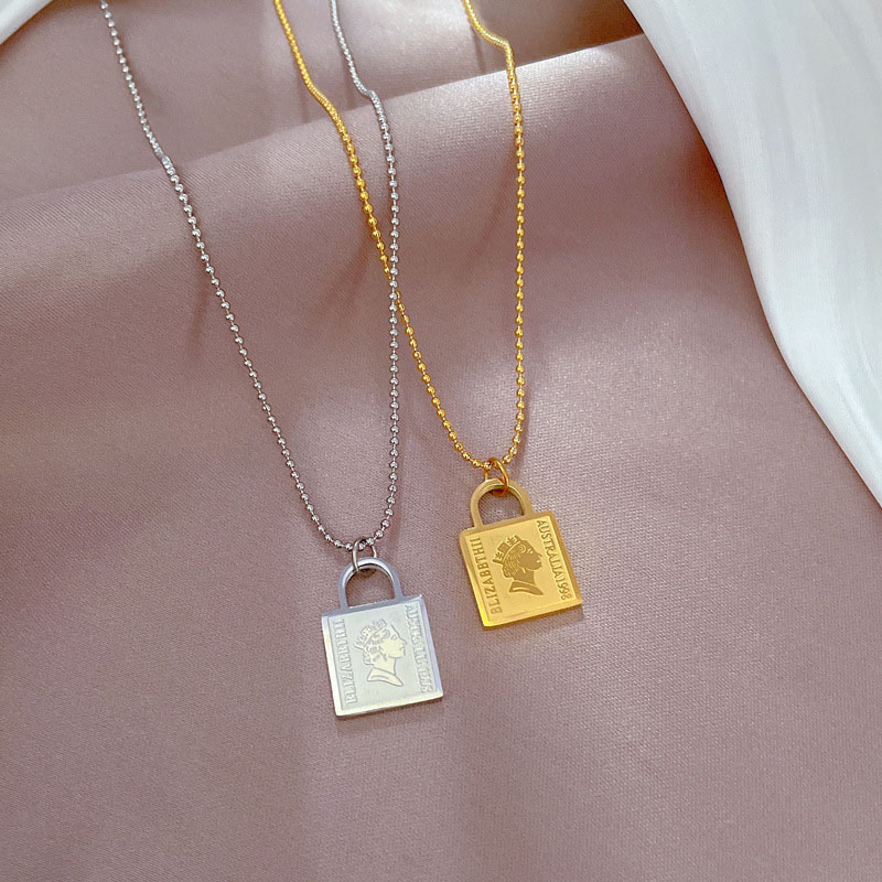 Wholesale Titanium Steel Luxury Minimalist Style Gold Necklace