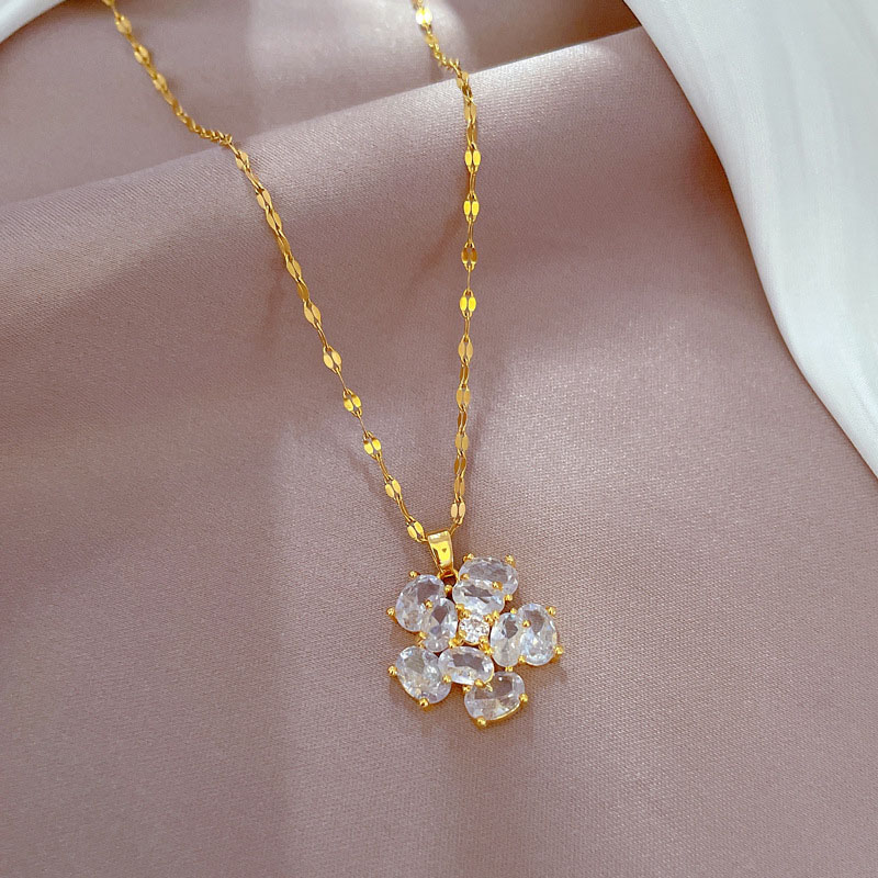 Wholesale Titanium Steel Light Luxury Personalized Flower Exaggerated Zirconia Korean Style Necklace