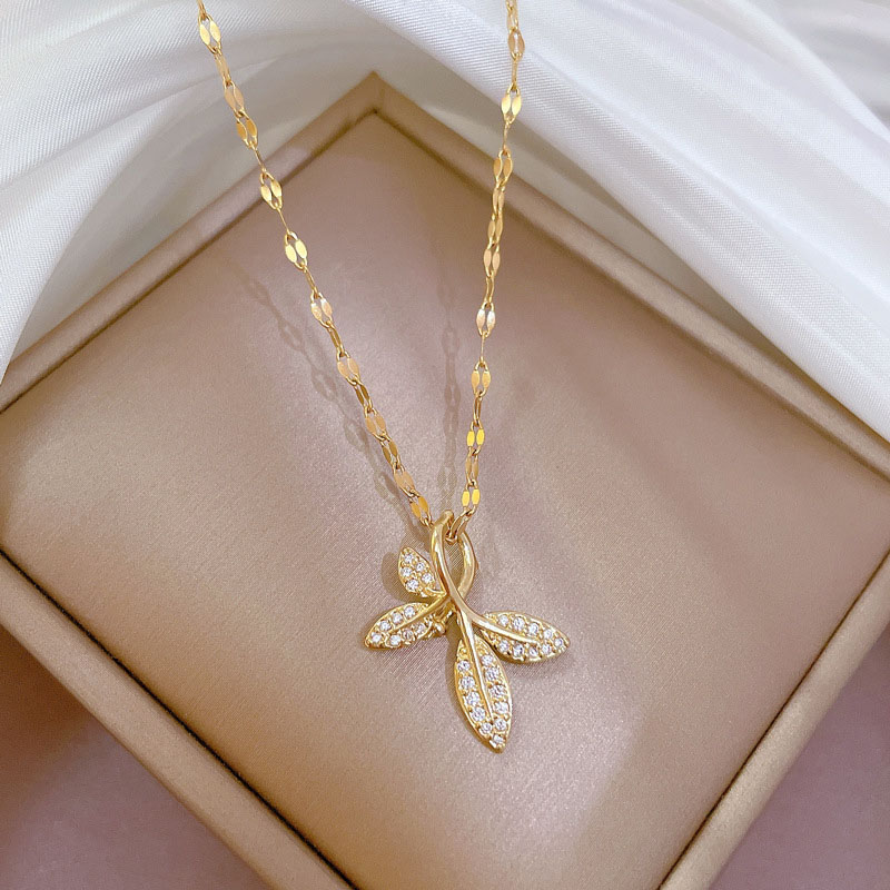 Titanium Steel Light Luxury Full Diamond Leaf Micro-set Real Gold Necklace Transit Clavicle Chain Manufacturer