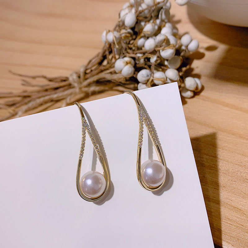 Wholesale Korean Long Delicate Pearl Stud Earrings