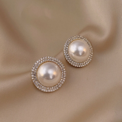 Wholesale Large Pearl 925 Silver Pin Light Luxury French Vintage Earrings