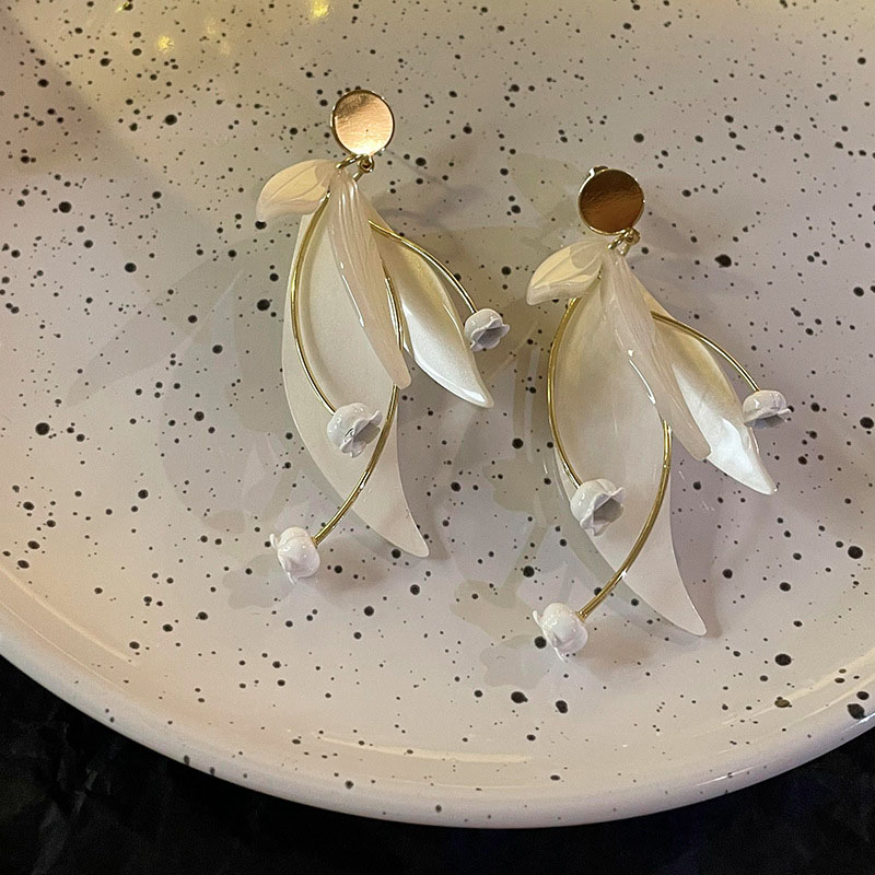 Wholesale 925 Silver Pin Flower Petal Earrings Long White Flower Earrings Sweet