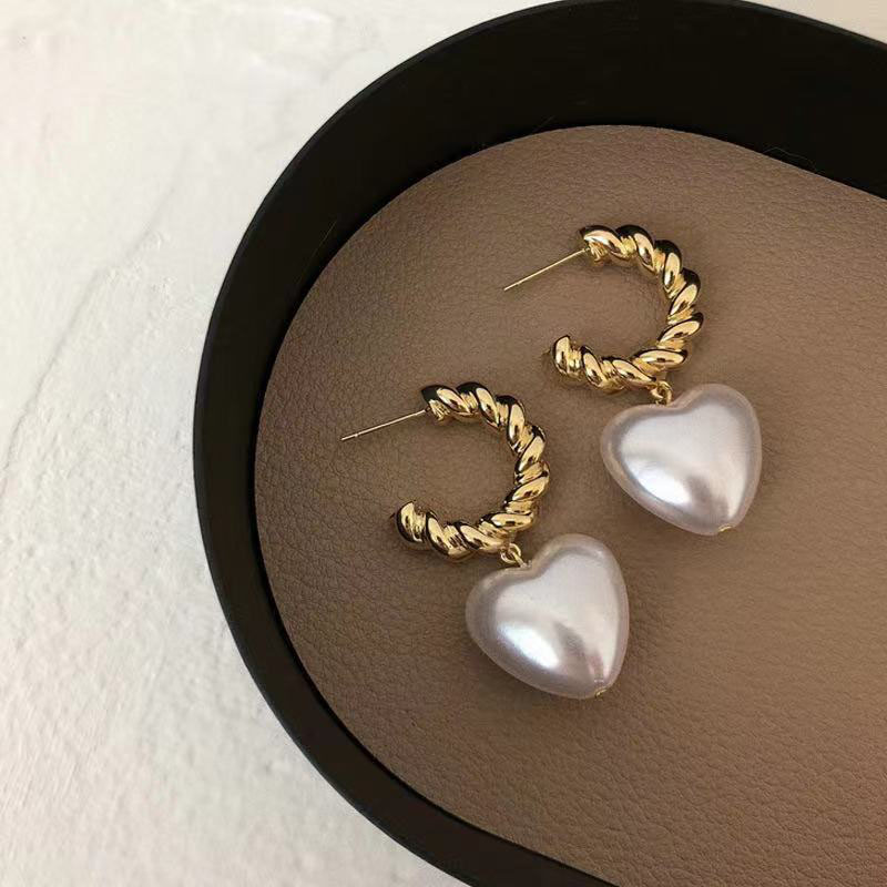 Wholesale 925 Silver Pin Pearl Love Earrings Geometric C-shaped Simple Vintage Earrings