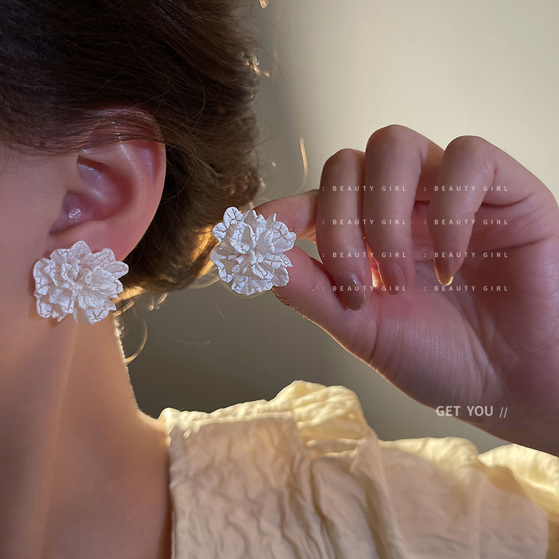 Wholesale Silver Pin Flower Earrings Sweet Personality Earrings Fashion