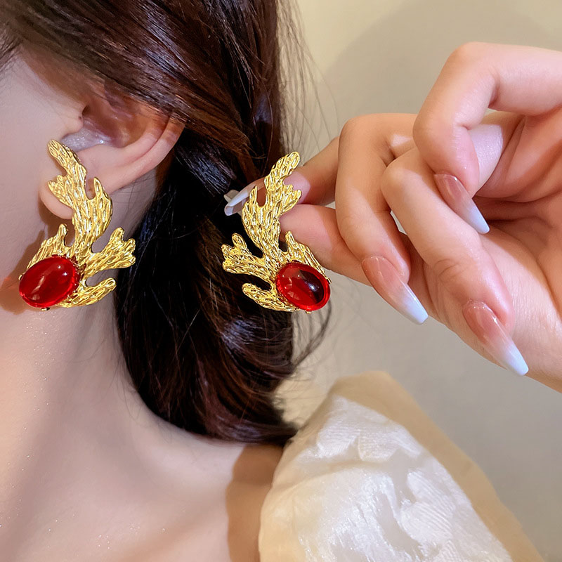 Wholesale Jewelry Silver Pin Chinese Antique Style Goldfish Earrings Fashion Retro Court Earrings