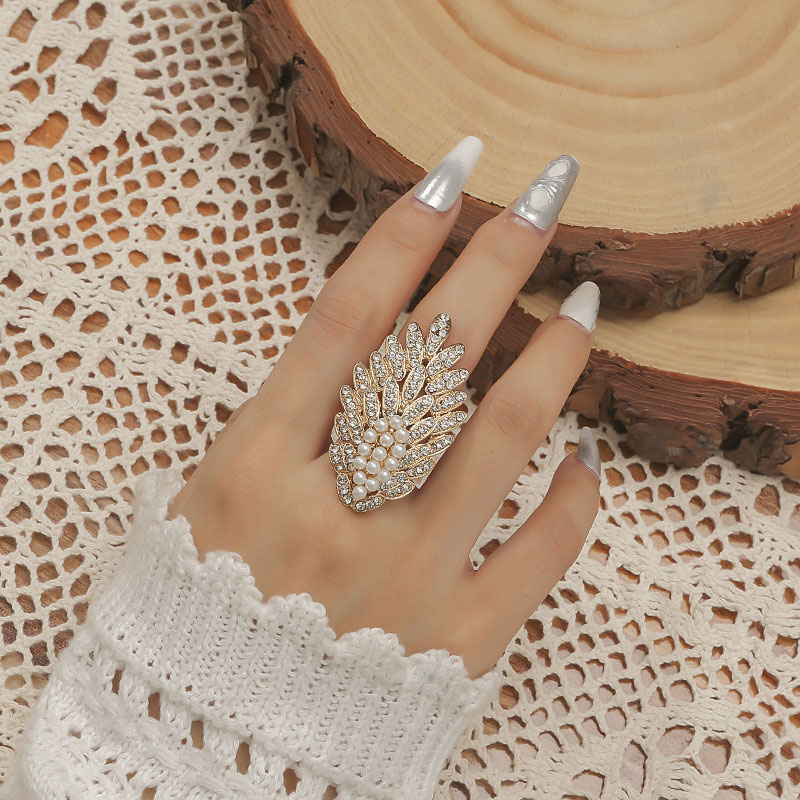 Light Luxury Environmental Protection With Diamonds Pearl Oval Index Finger Ring Distributor