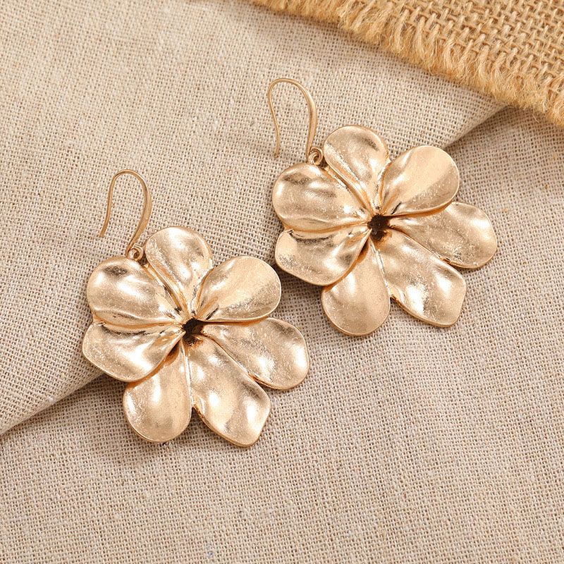 Fashion Minimalist Gold Plated Flower Petals Fashion Creative Alloy Earrings Distributor