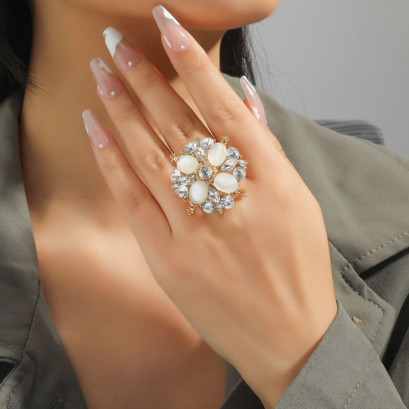 Fashion Vintage Light Luxury Opening Simple Diamond Pearl Ring Distributor