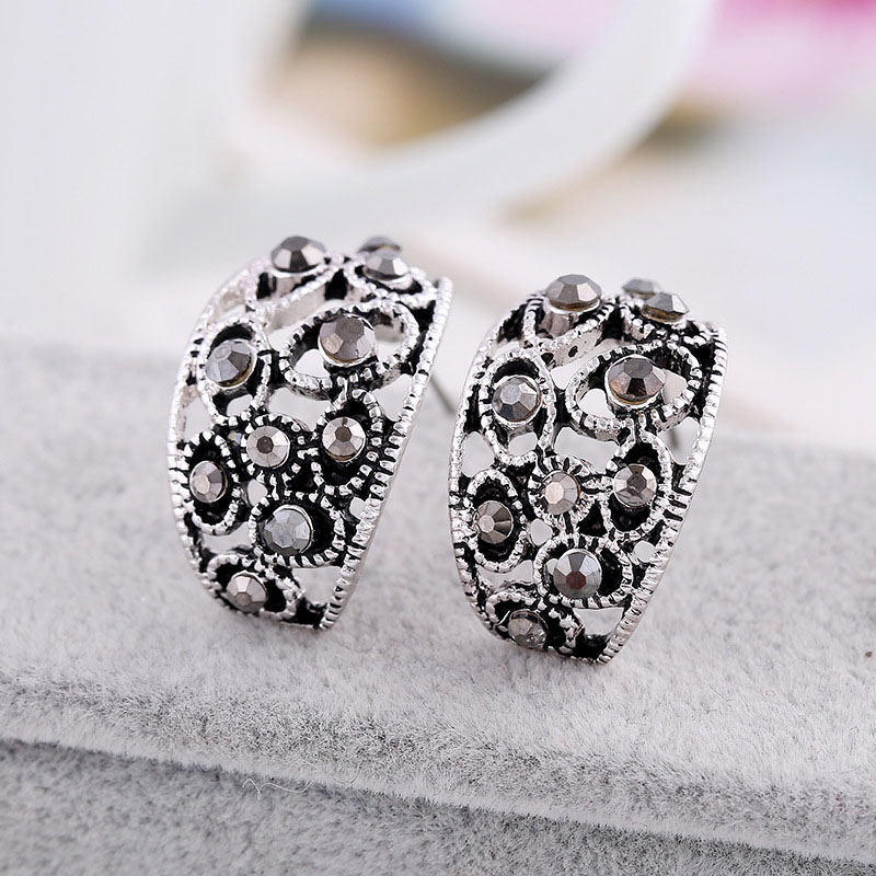 Bohemian Ethnic Vintage Hollow Drop Exaggerated Earrings Stud Earrings Alloy Distributor