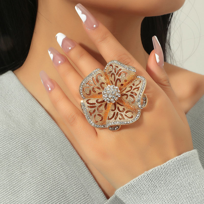 Bohemian Fashion Opening Simple Vintage Openwork With Diamonds Flower Ring Manufacturer