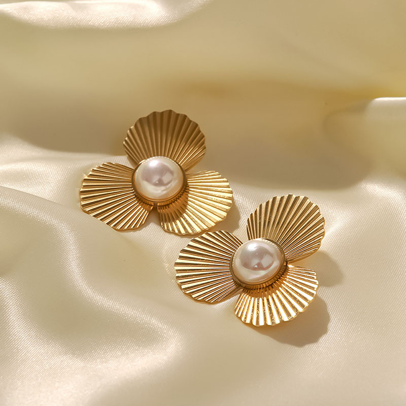 Wholesale French Fashion 16k Gold Plated Stainless Steel Flower Fan Round Pearl Earrings
