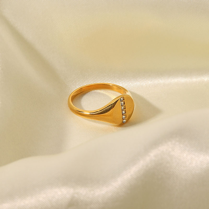 Wholesale Gold-plated Stainless Steel Ring With 3a Cubic Zirconia Stone Titanium Steel 18k
