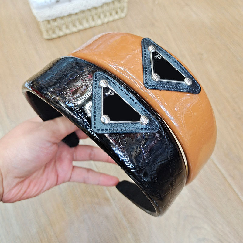 Wholesale Jewelry Fashion Pu Leather Flat Plate Simple Wide Edge Triangle P Letter Headband
