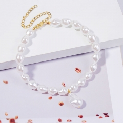 Wholesale Simple Imitation Natural Shaped Baroque Pearl Necklace