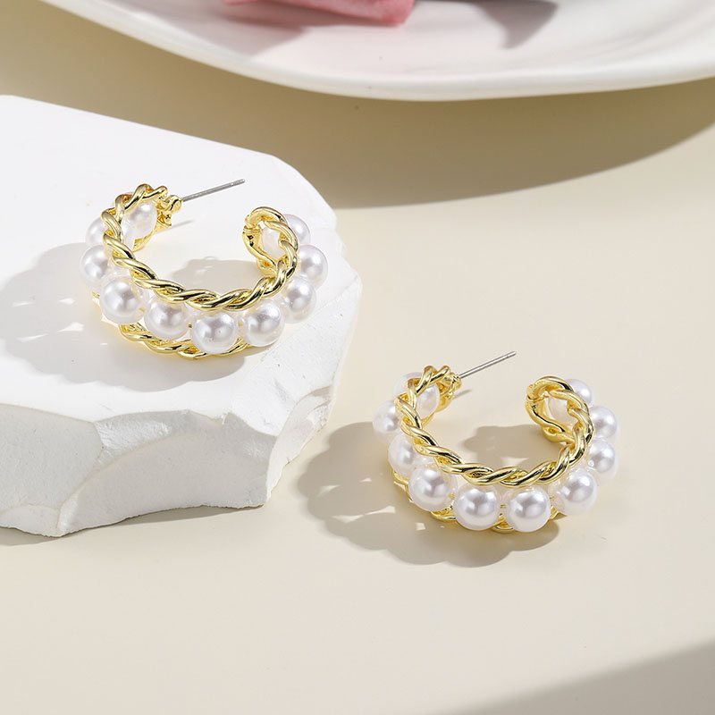 Wholesale Korean Simple Temperament Fashion Pearl Stud Earrings