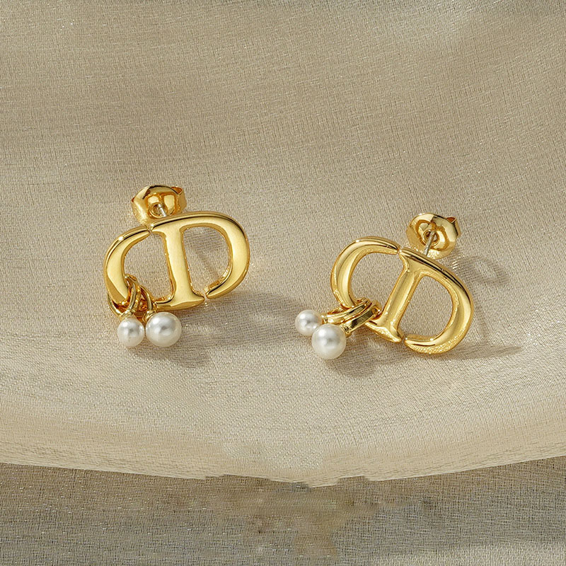 Pearl Earrings Letter Cd Simple Fashion Earrings	 Vendors