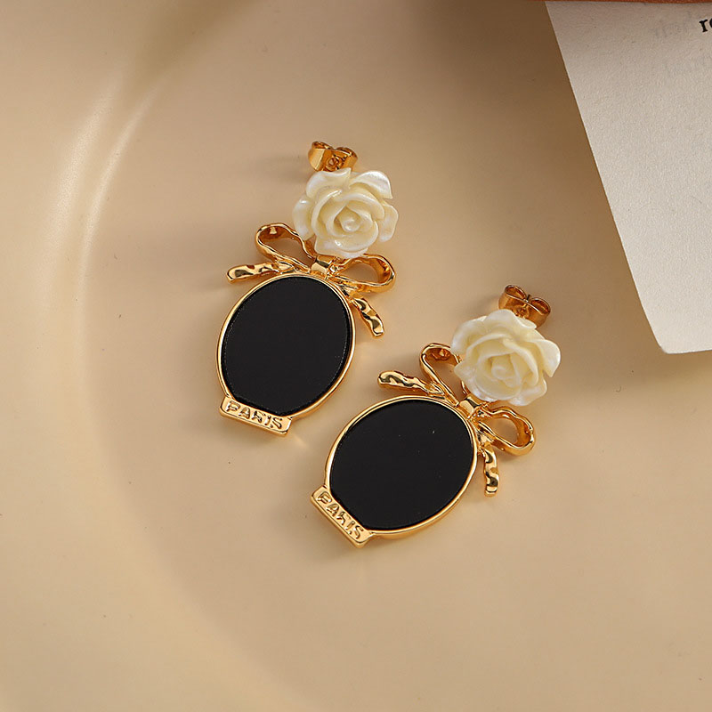 French Vintage Floral Studs Mid-vintage Court Earrings	 Supplier