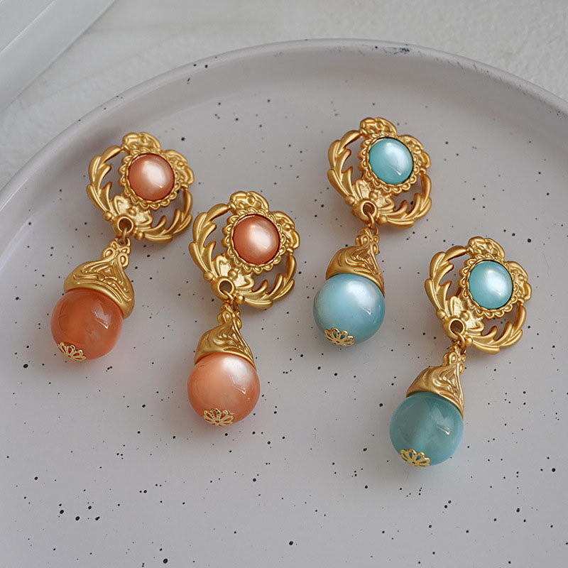 Chinese Vintage Earrings Vintage Court Cat's Eye Stone Without Ear Holes Ear Clips	 Vendors