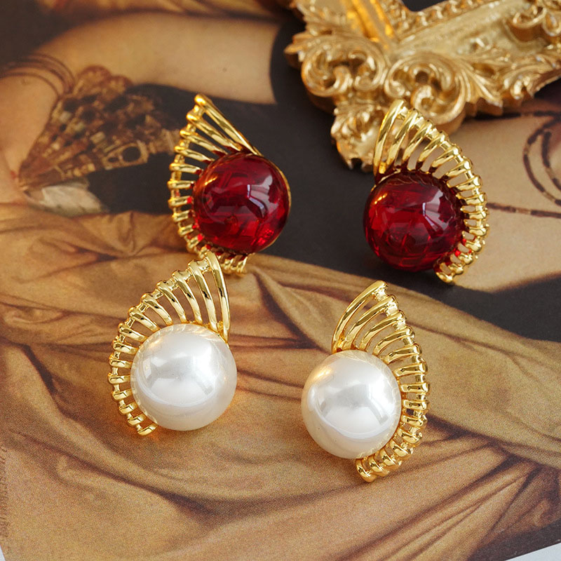 Pearl Earrings Personalized Court Studs Vintage	 Vendors