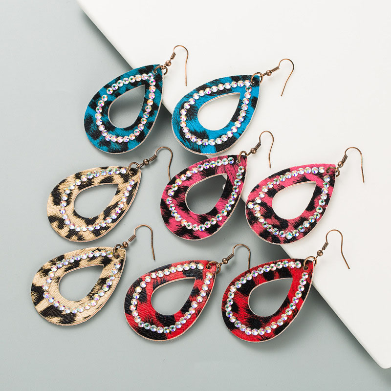 Wholesale Pu Leather Vintage Drop-shaped Hollow Rhinestone Earrings